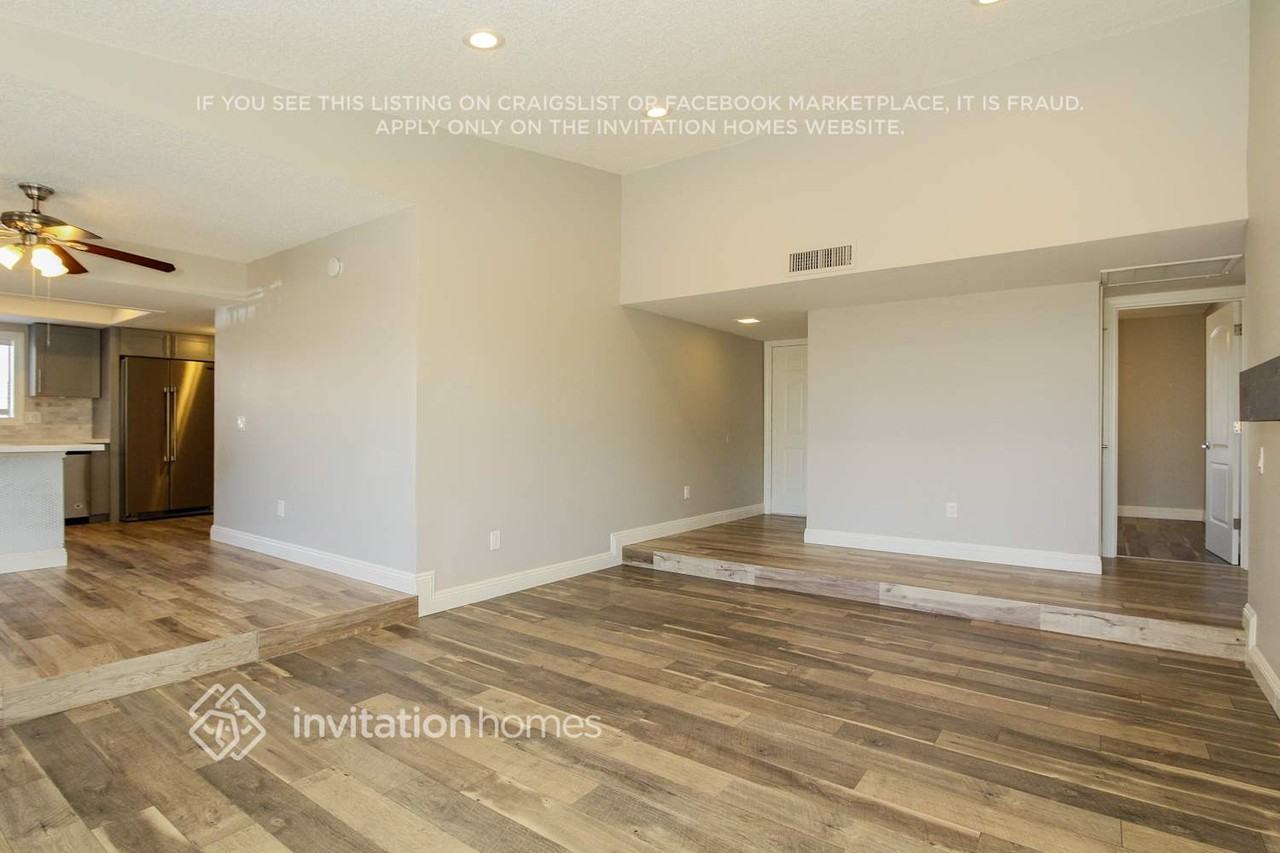 15830 N 59th Dr - Photo 3 of 16