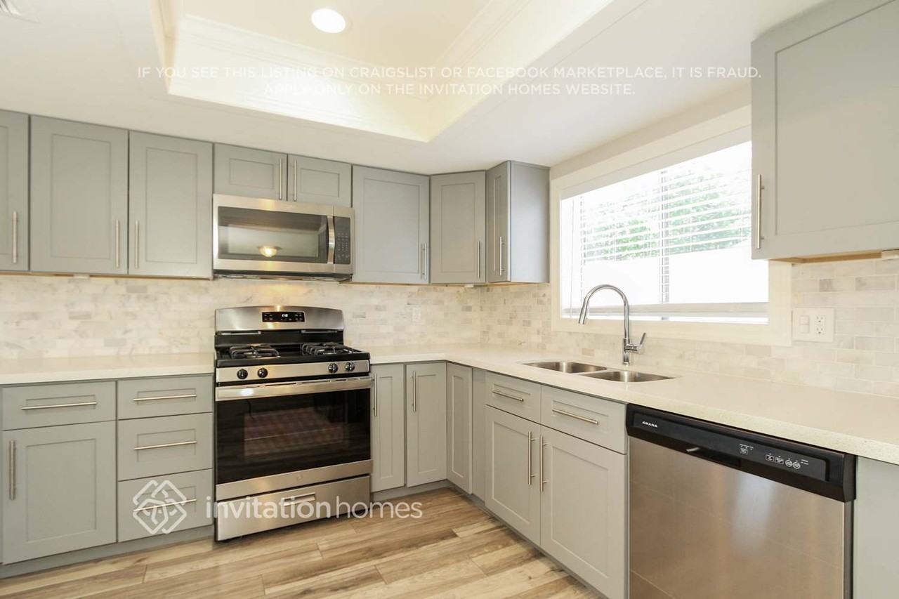 15830 N 59th Dr - Photo 6 of 16