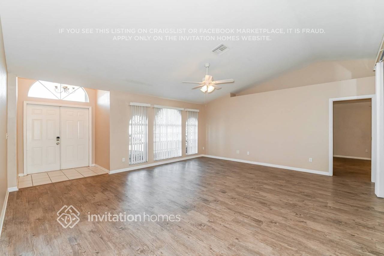137 Zenith Cir - Photo 4 of 17
