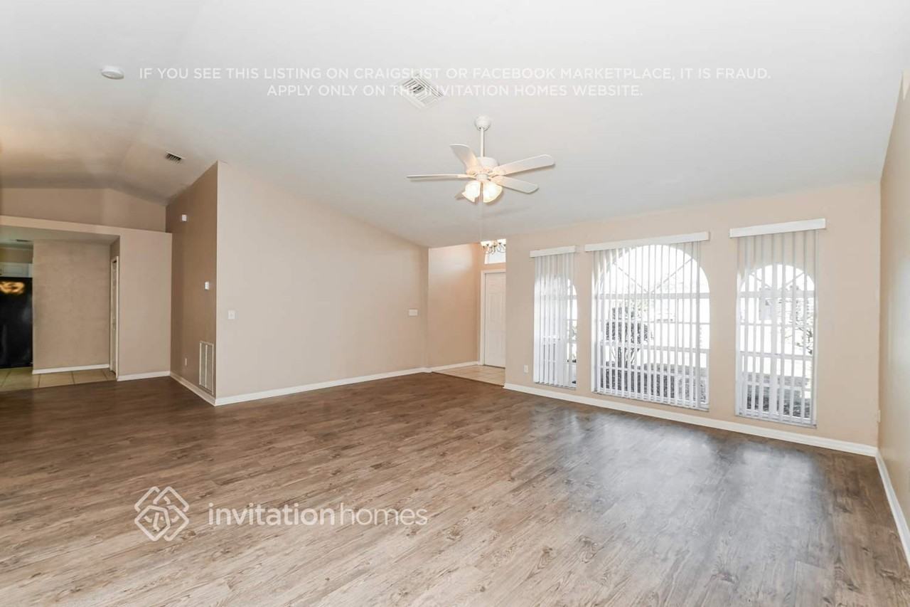 137 Zenith Cir - Photo 5 of 17