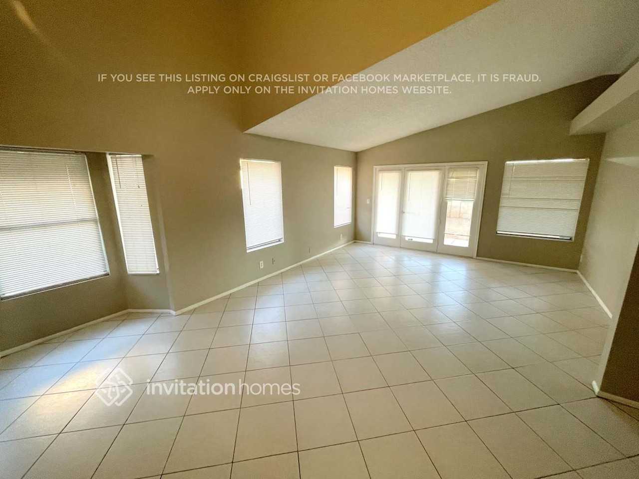 10037 W Montecito Ave - Photo 3 of 14