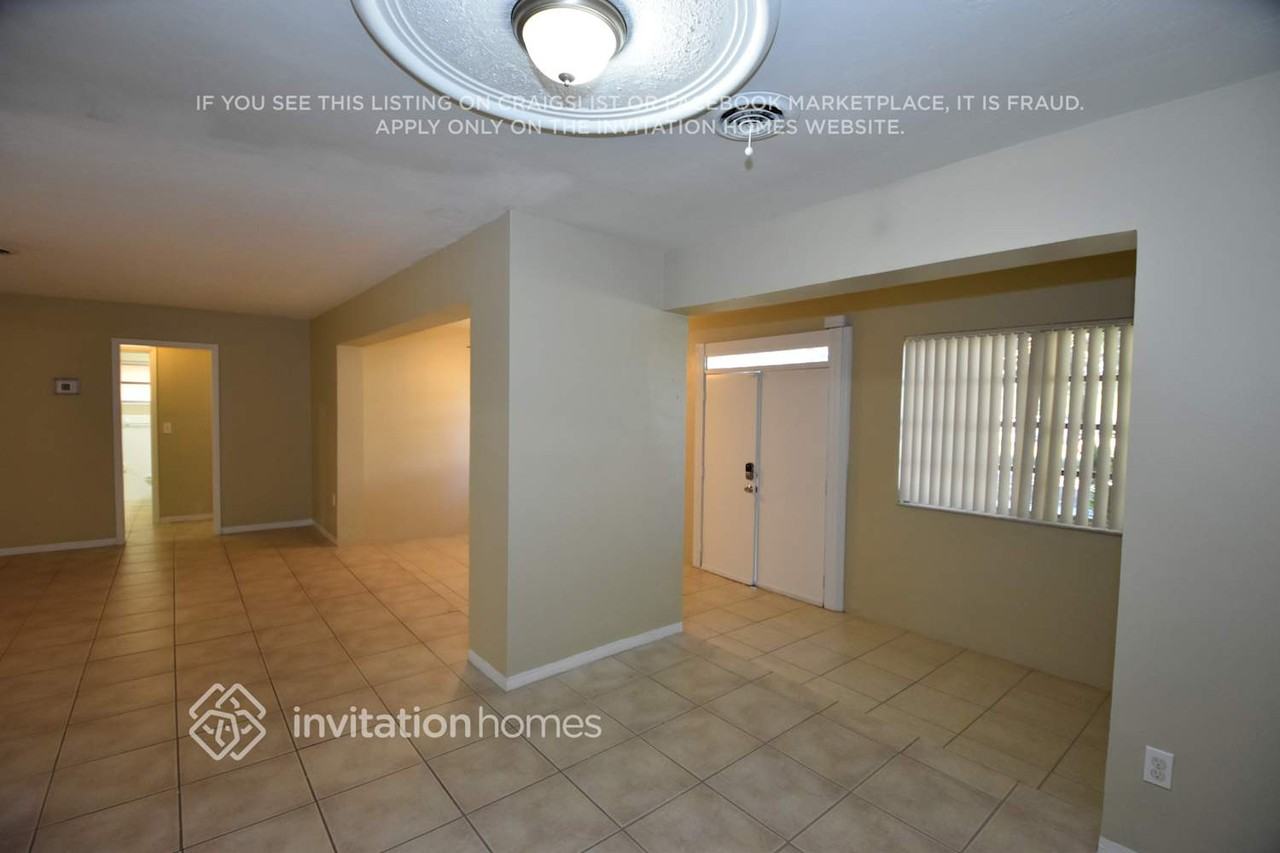 1307 N 46th Ave - Photo 5 of 22