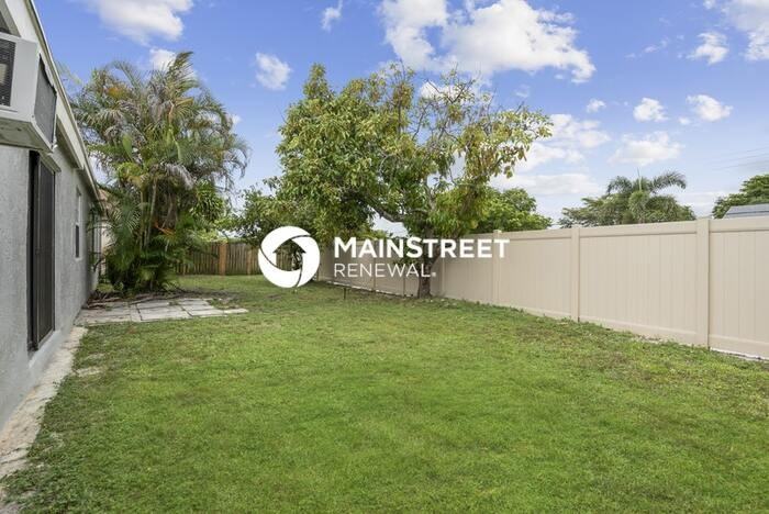 8881 Sw 21st St - Photo 3 of 18