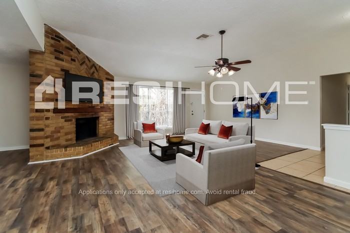 7611 Breda Dr - Photo 2 of 18