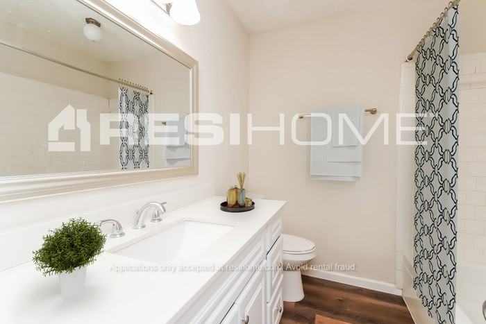 7611 Breda Dr - Photo 7 of 18