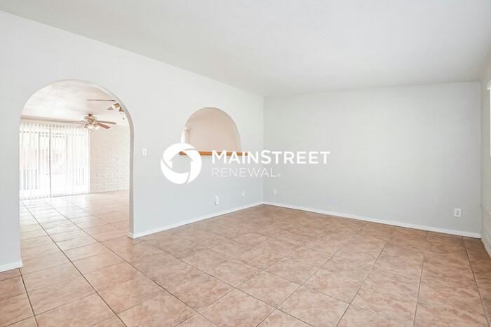 3434 S Manitoba Ave - Photo 3 of 16