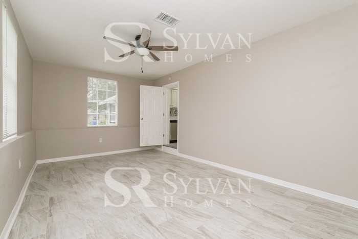 8018 Sane Pl - Photo 5 of 16