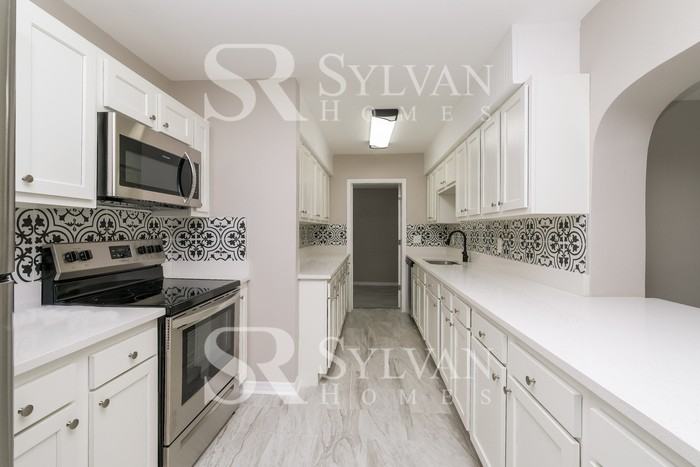 8018 Sane Pl - Photo 7 of 16