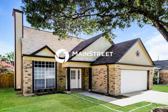 8643 Silent Oaks - Photo 2 of 16