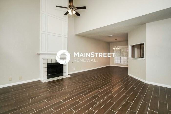 8643 Silent Oaks - Photo 3 of 16