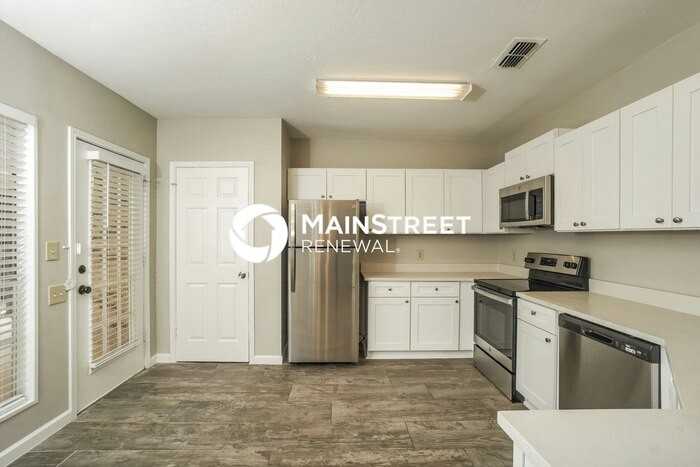 8643 Silent Oaks - Photo 7 of 16