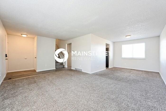 1059 S Joplin Way - Photo 2 of 18