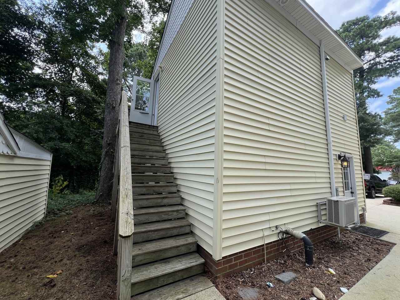 1363 Eagle Avenue - Carriage House - Photo 2 of 13