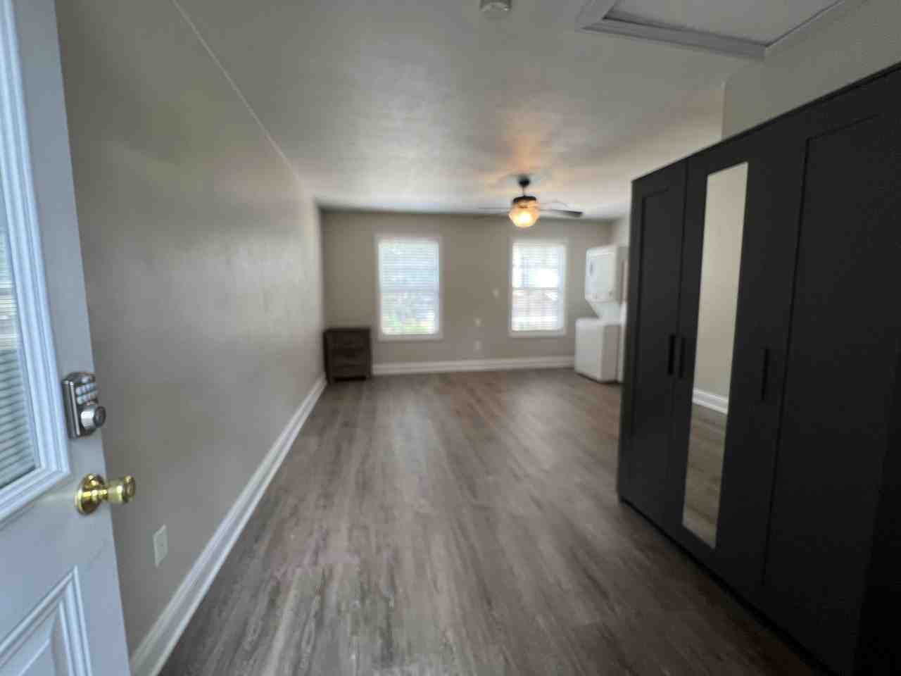 1363 Eagle Avenue - Carriage House - Photo 3 of 13