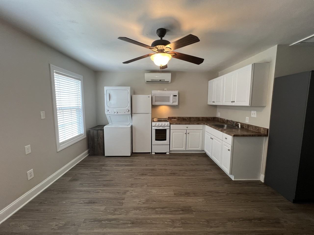 1363 Eagle Avenue - Carriage House - Photo 5 of 13