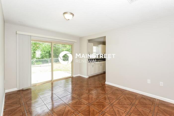 1117 N Singleton Ave - Photo 4 of 16