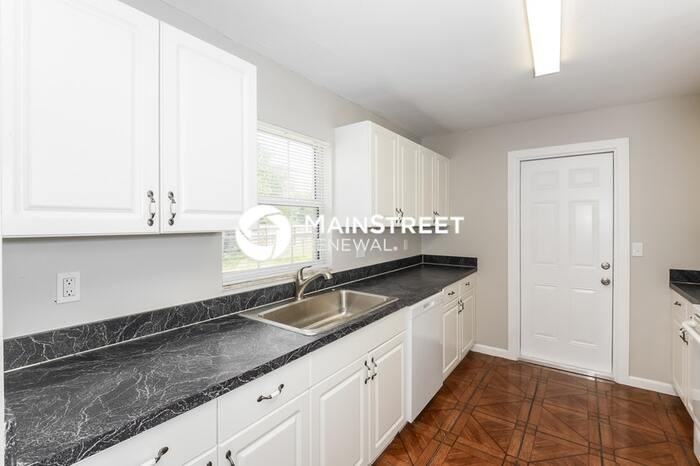 1117 N Singleton Ave - Photo 6 of 16