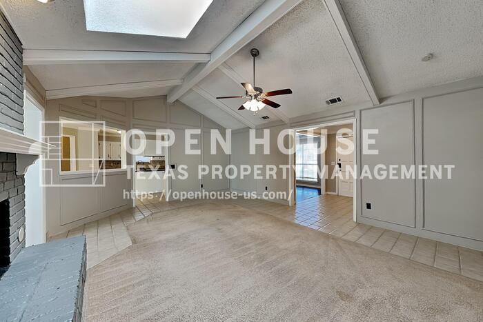 912 Lexington Dr - Photo 4 of 22