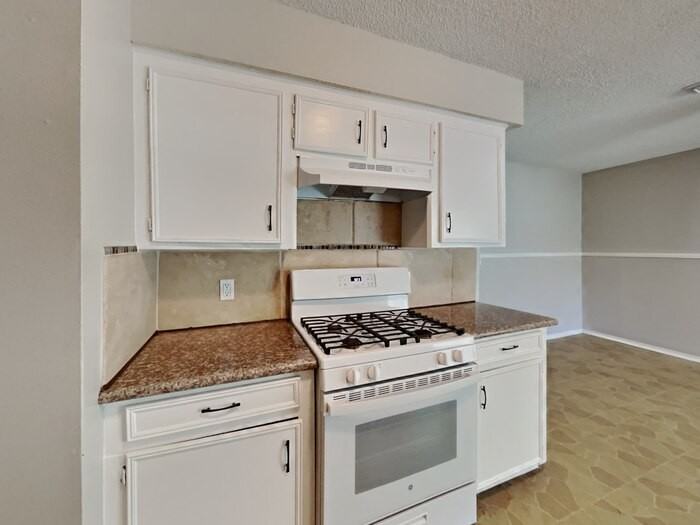 5121 Parsley St - Photo 7 of 18