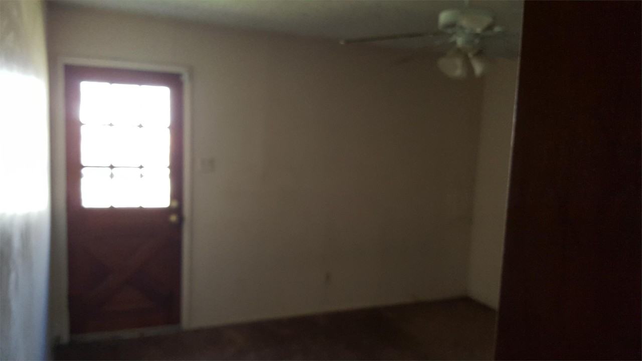 1037 Southmoor Dr #1 - Photo 4 of 6