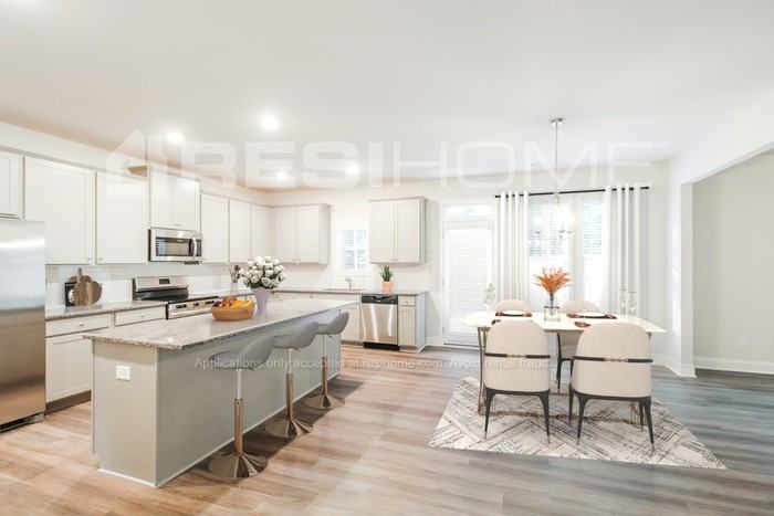 1680 Station Bluff Dr - Photo 4 of 17