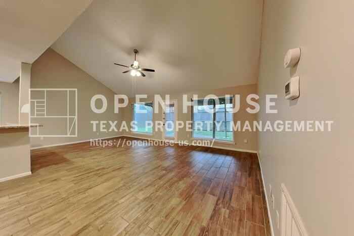 6302 Crakston St - Photo 4 of 20