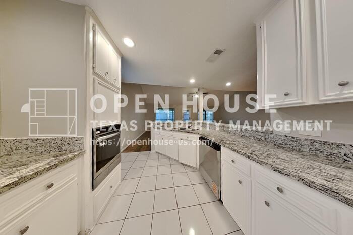 6302 Crakston St - Photo 6 of 20