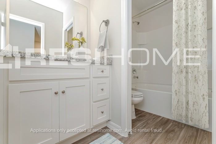 28248 Wave Crest Pl - Photo 5 of 18