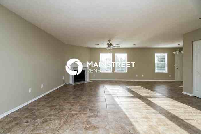 2134 Carlton Ln - Photo 2 of 15