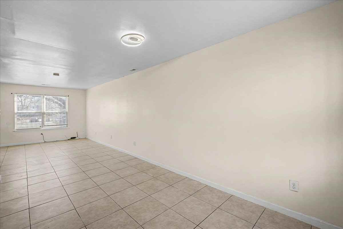 511 S 6th St #1 - Photo 3 of 43