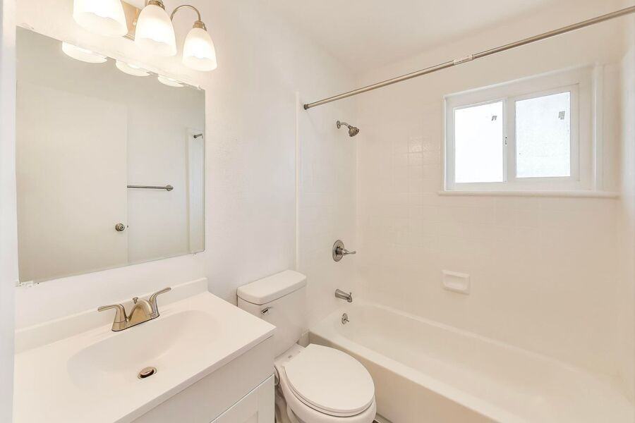 35750 Bettencourt Street - Photo 7 of 11