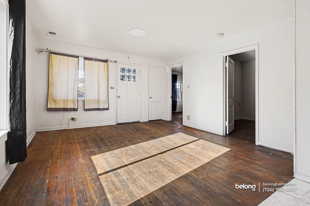 2040 S Fox St - Photo 4 of 26