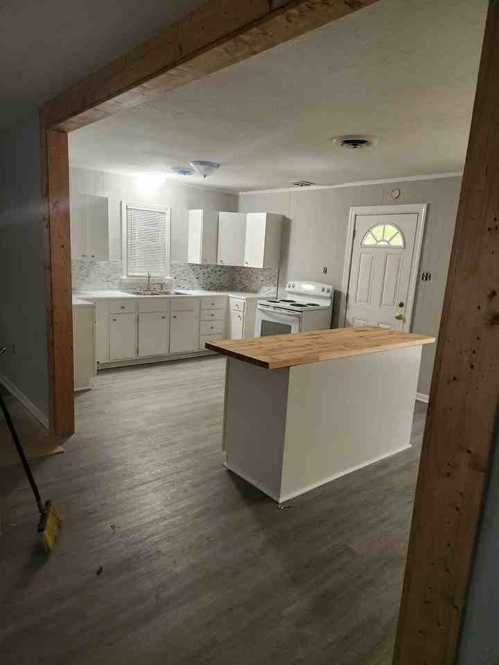 203 Southbrook Drive-PEAK #1 - Photo 5 of 7