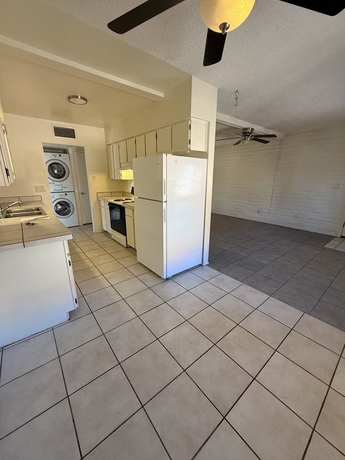 1217 N Dodge Blvd - Photo 4 of 14