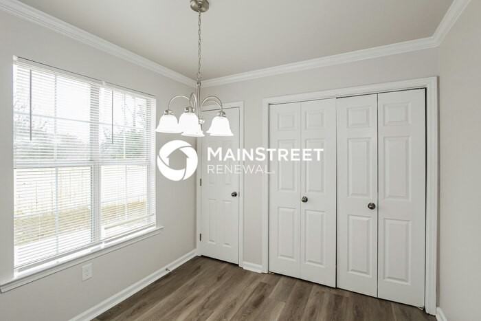 401 Meriweather Ln - Photo 5 of 16