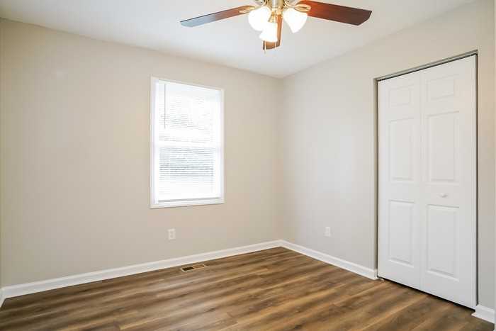 16417 Waterbury Ln - Photo 6 of 12