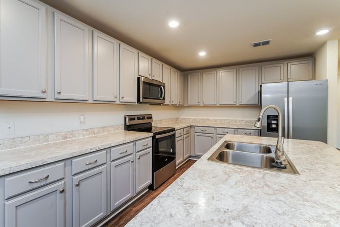 441 Hunt Blvd - Photo 4 of 11