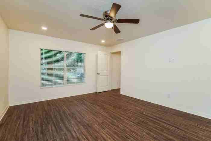 441 Hunt Blvd - Photo 5 of 11