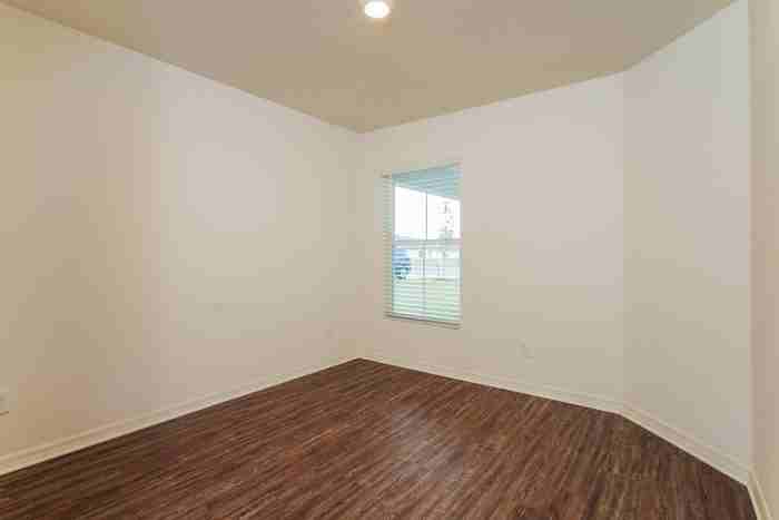 441 Hunt Blvd - Photo 7 of 11
