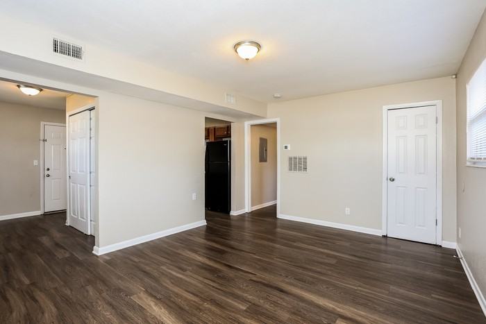 6916 Jack Horner Ln - Photo 3 of 16