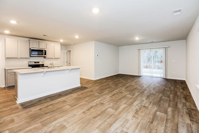 523 Sugar Pine Dr - Photo 4 of 12