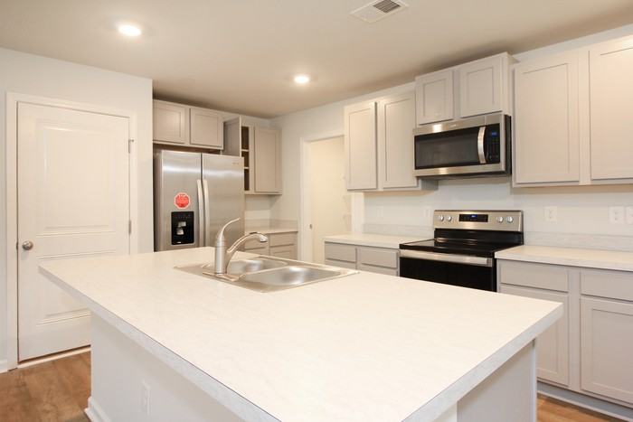 523 Sugar Pine Dr - Photo 6 of 12