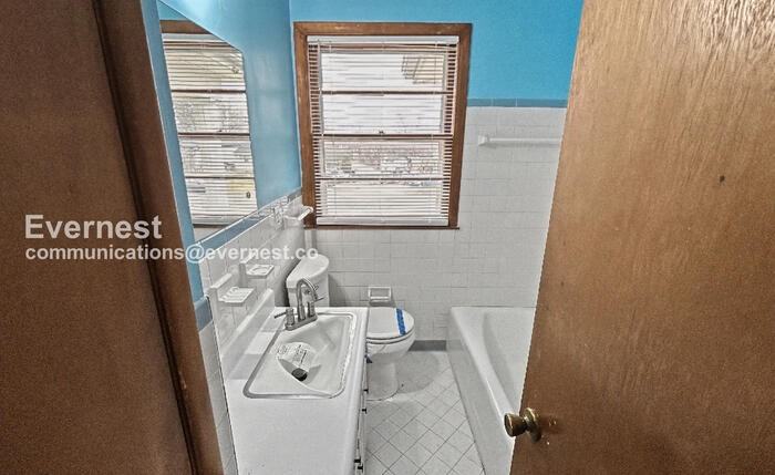 4718 Richards Ct - Photo 7 of 23