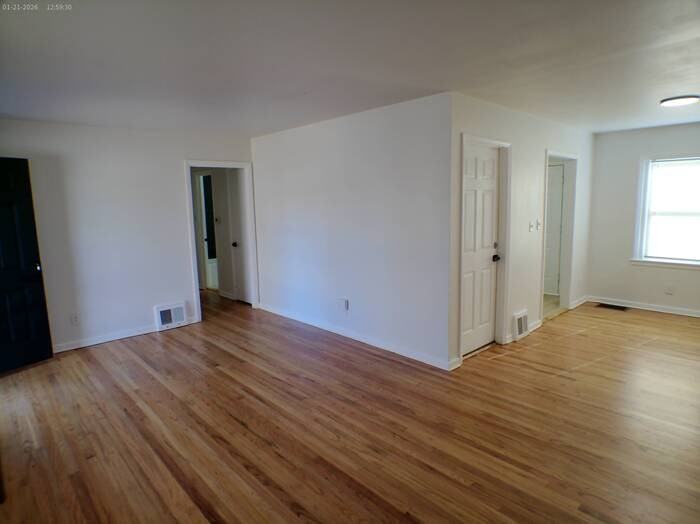 711 W 90th Ter - Photo 3 of 11