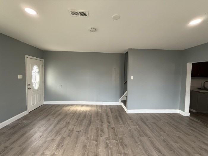 519 Graff Ln - Photo 3 of 25