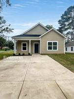 featured image of 413 S Davis St