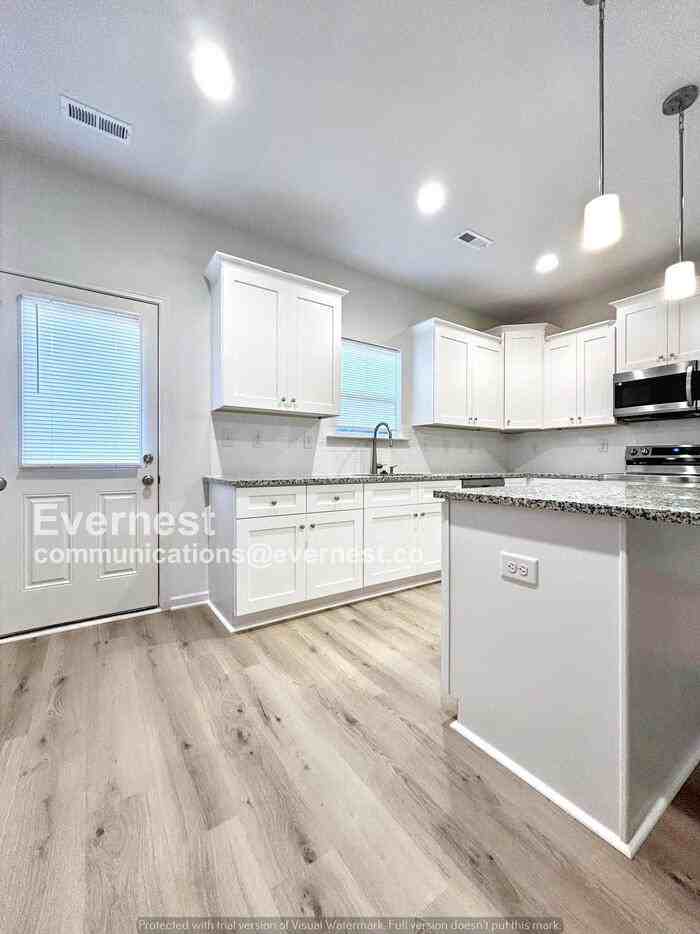 413 S Davis St - Photo 3 of 20