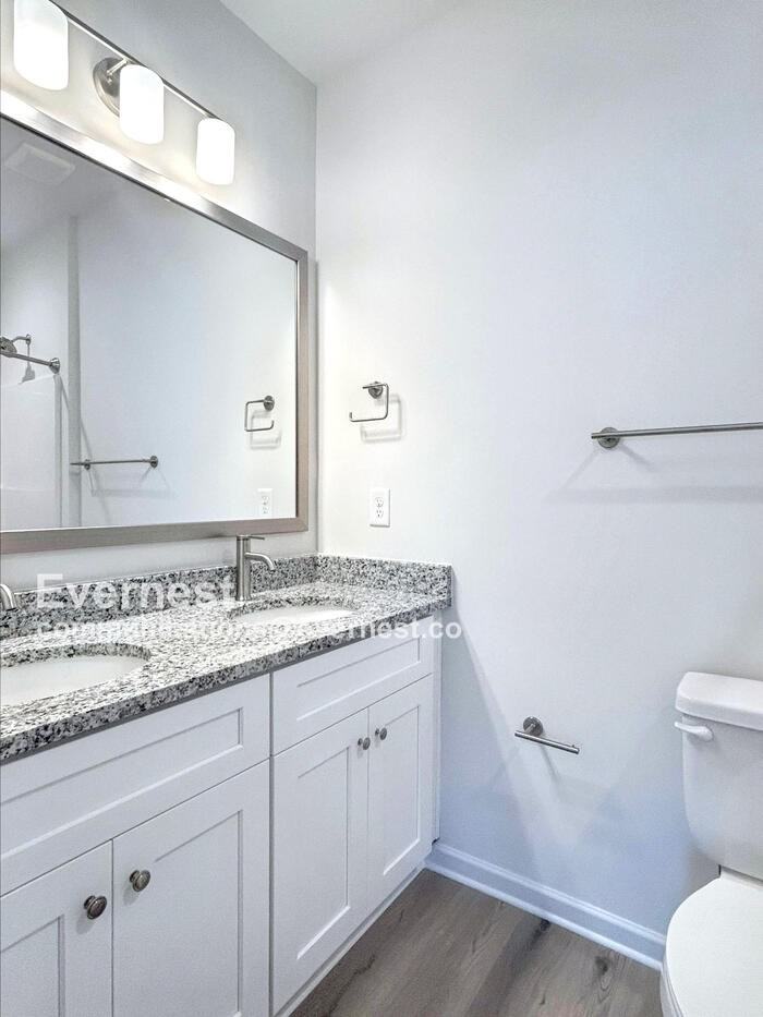 413 S Davis St - Photo 6 of 20