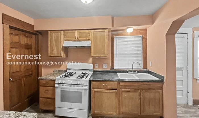 3019 Walrond Ave - Photo 3 of 20