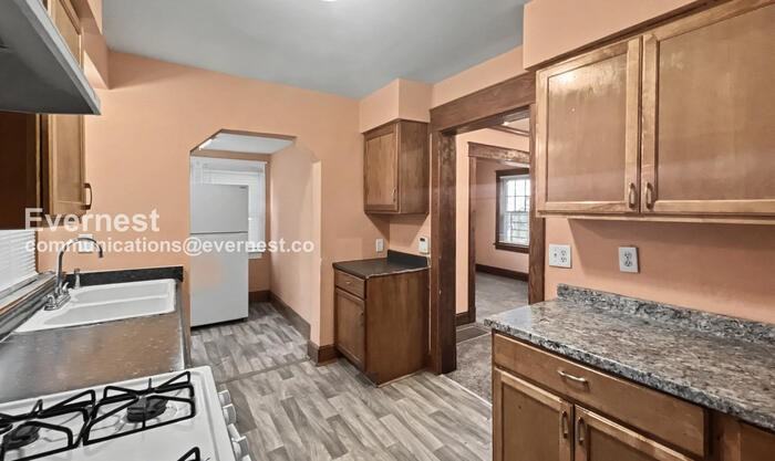 3019 Walrond Ave - Photo 4 of 20